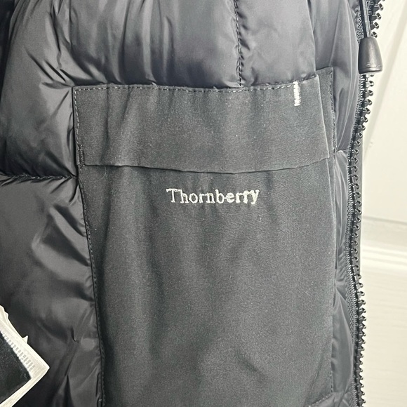 Canada Goose Victoria Parka, Size Medium, Removable Fur Hood, PRISTINE CONDITION - Picture 8 of 8